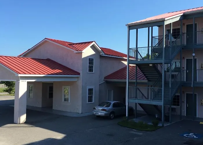 Motel: Road Side Inn